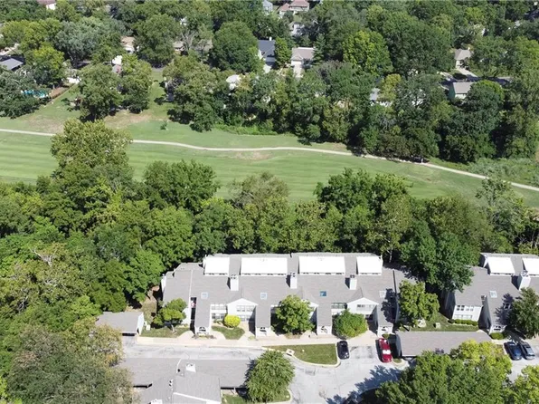 8858 W 106th Ter, Overland Park, KS 66212