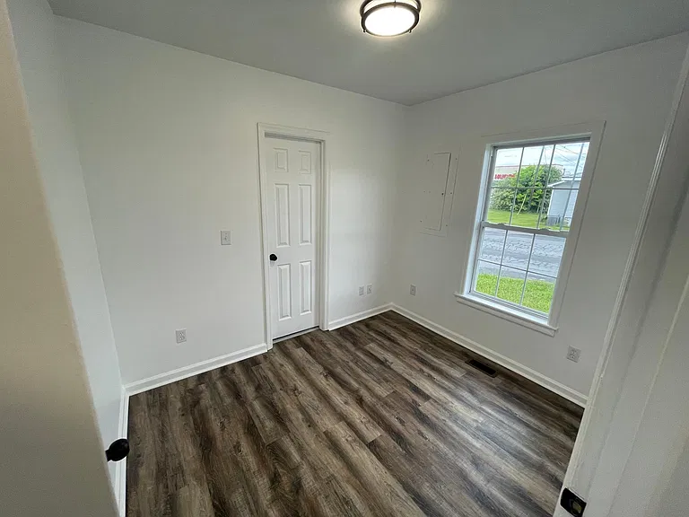 625 S 2nd Ave — Photo 8