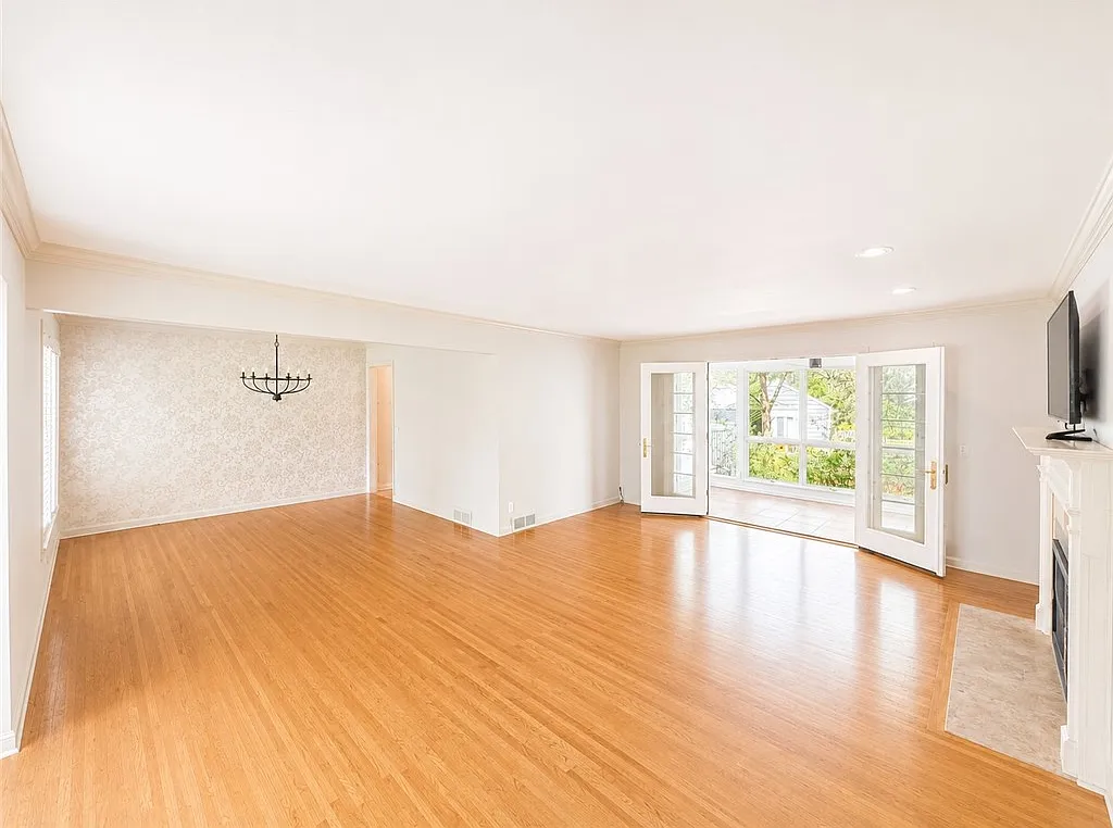 4 bed, 2.0 bath, 1765 sqft, $3,800 — Photo 4