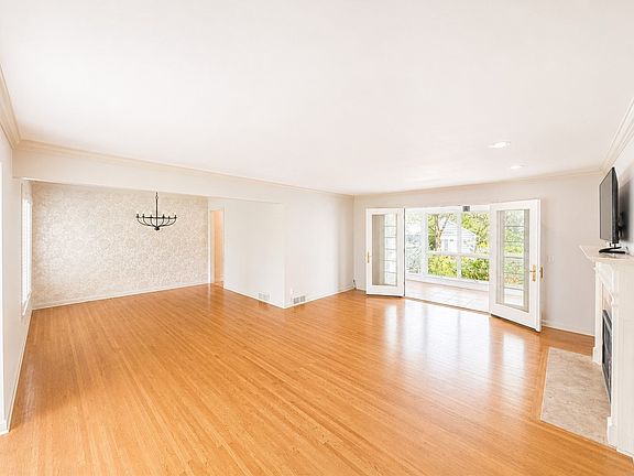 4th image of 20 Briar Patch Rd