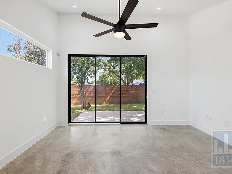 1805 Tillery St — Photo 4