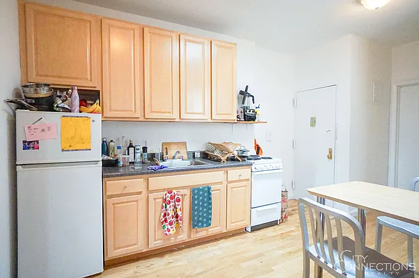 Rented by City Connections Realty | media 25