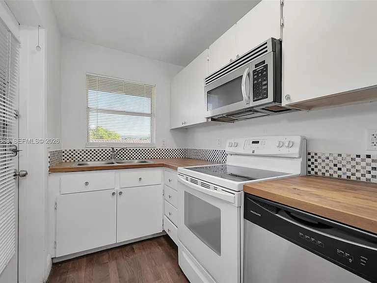 250 Layne Blvd #205 — Photo 21