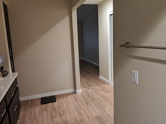 5th image of 10621 Mission Lakes Ave