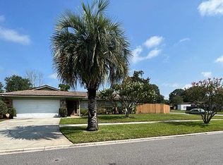 8457 Graybar Dr, Jacksonville, FL 32221