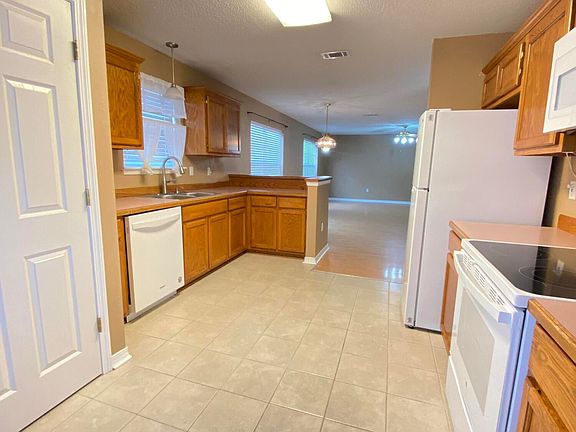 3rd image of 19454 W Lake Village Dr