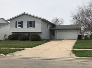 2809 Rutherford Dr, Bloomington, IL 61705