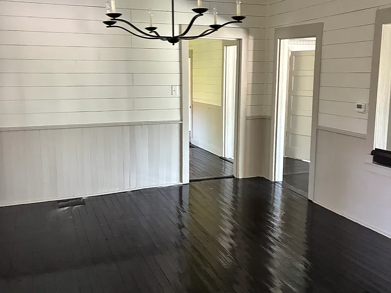 122 S Main St — Photo 17