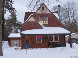 5669 E Ln, Lake View, NY 14085