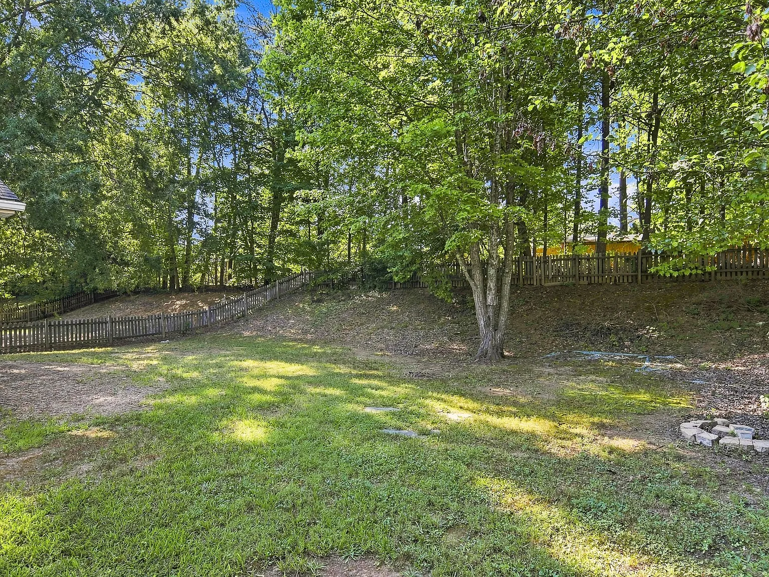 3 bed, 1115 sqft, $1,750 — Photo 4