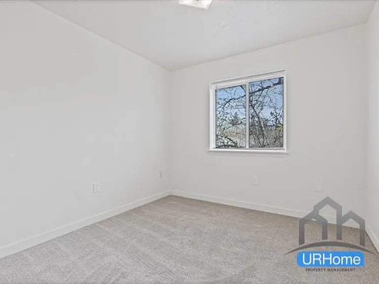 120 SE 143rd Ave — Photo 12