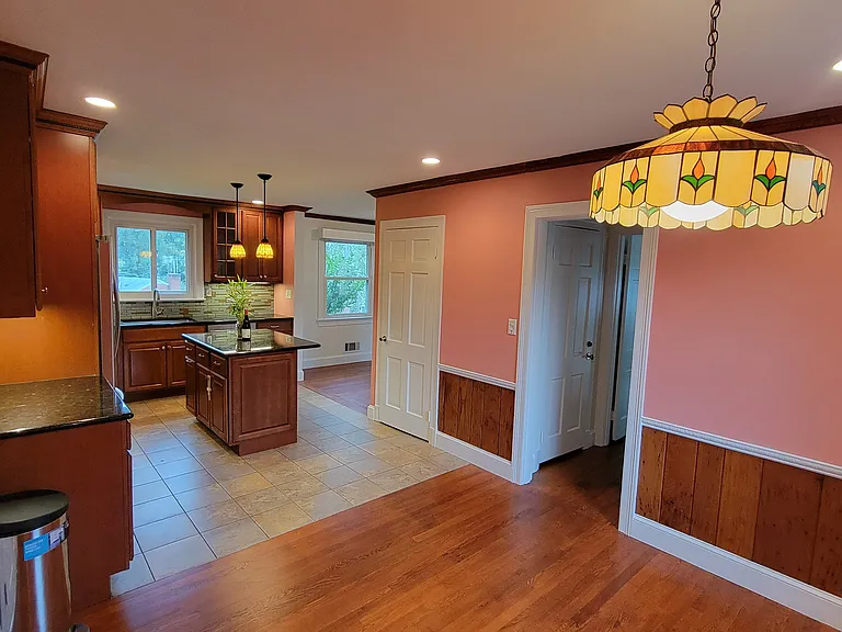 2316 Greenbrier Dr — Photo 10