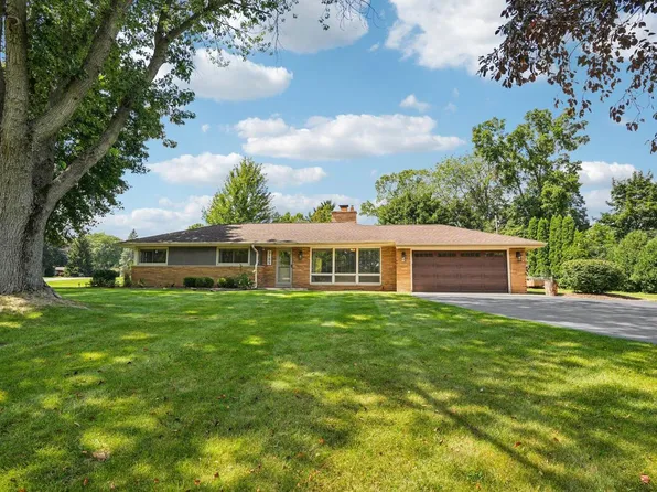 3185 San Marcos DRIVE, Brookfield, WI 53005
