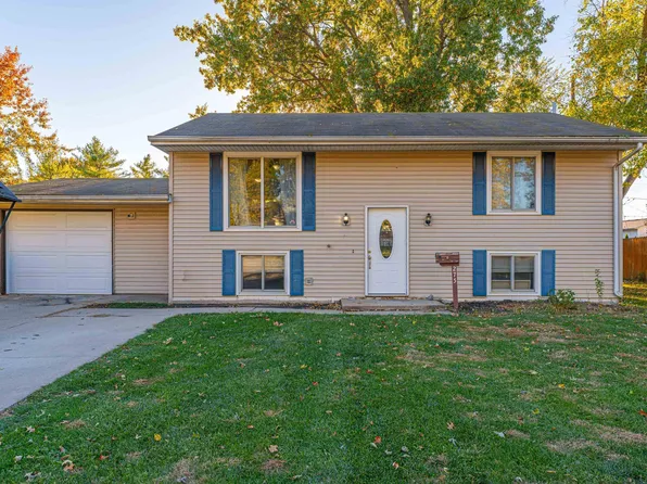 275 McDivitt Ave, Lincoln, IL 62656