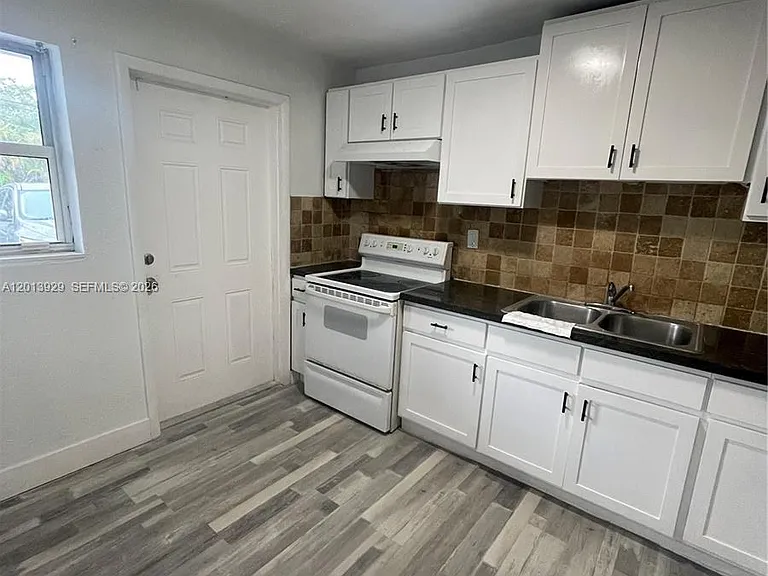 1532 SW 5th Pl #A1 — Photo 15