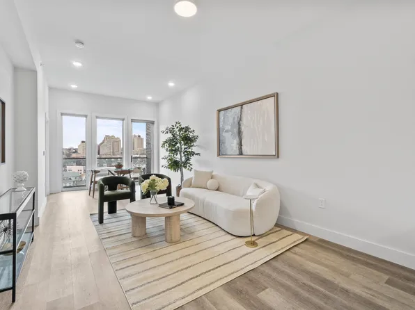 412 Whiton Street image 6 of 40