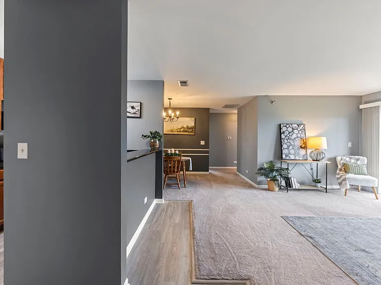 208 Glengarry Dr #302 — Photo 2