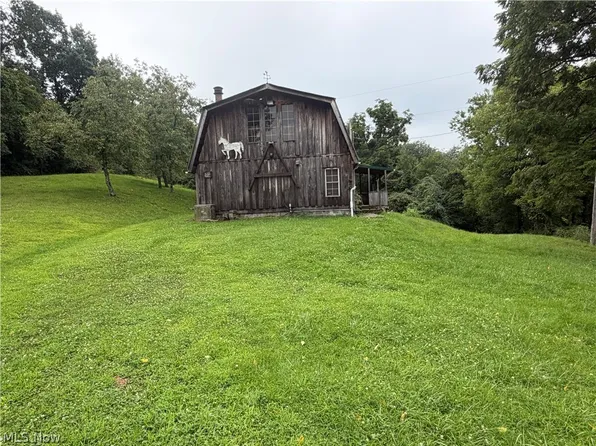 1215 California Ridge Rd, Belleville, WV 26133