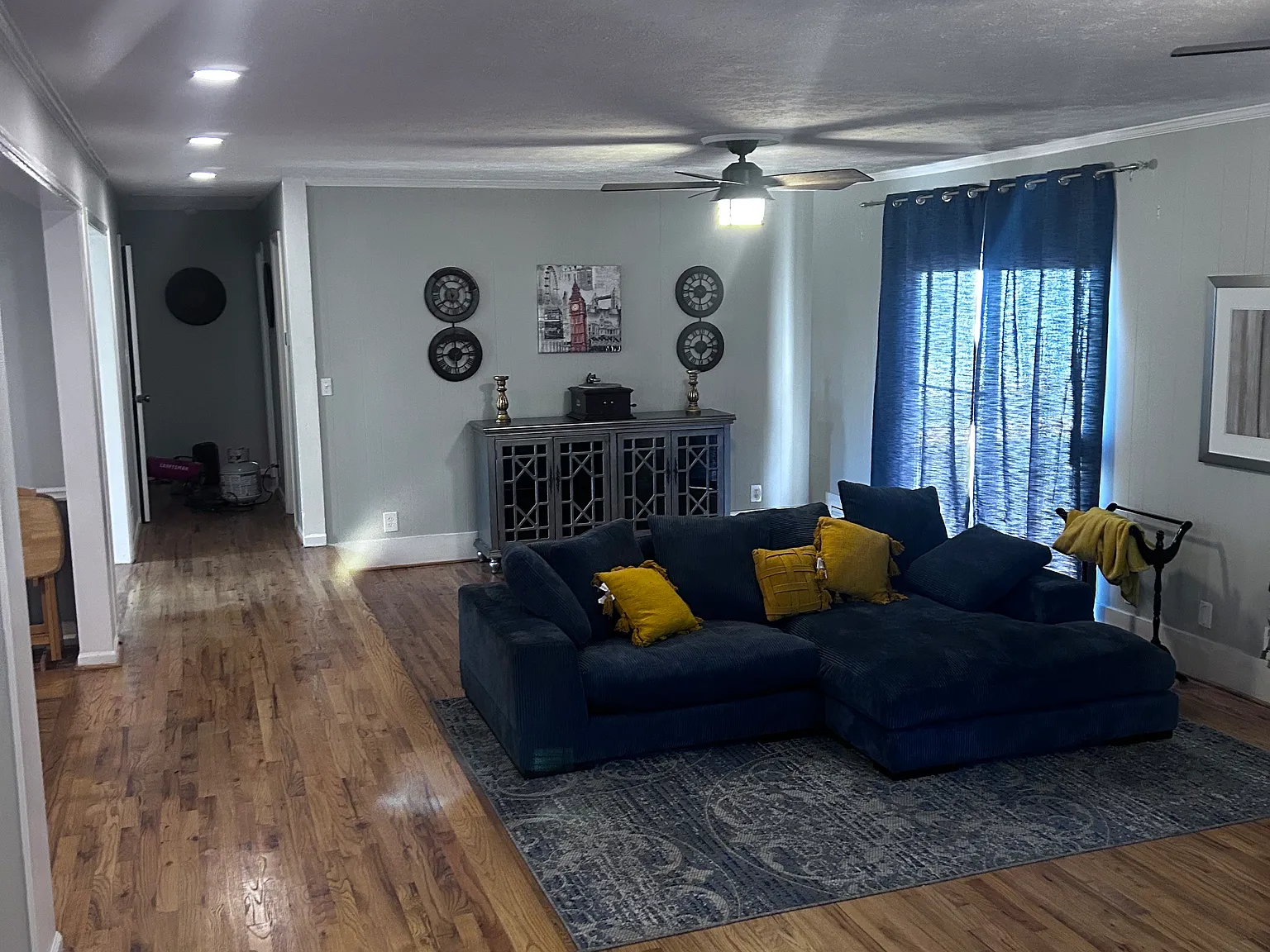3 bed, 1900 sqft, $3,800 — Photo 3