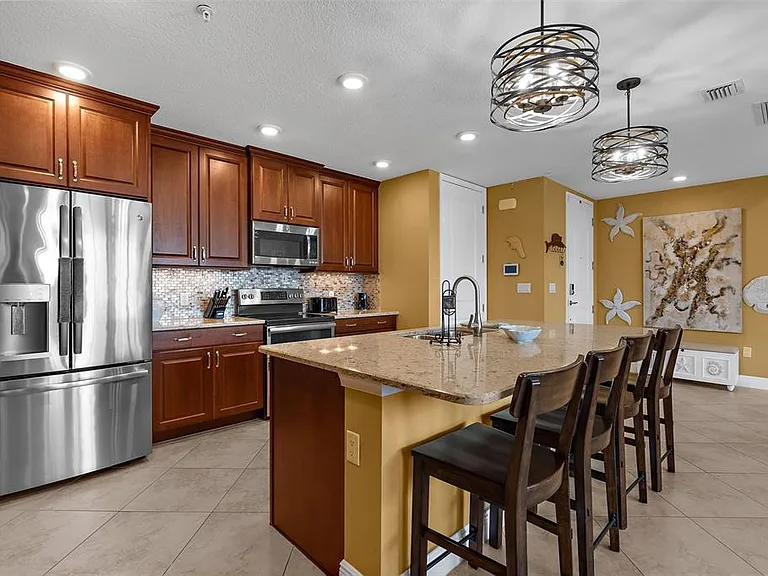 395 Aruba Cir #401 — Photo 14