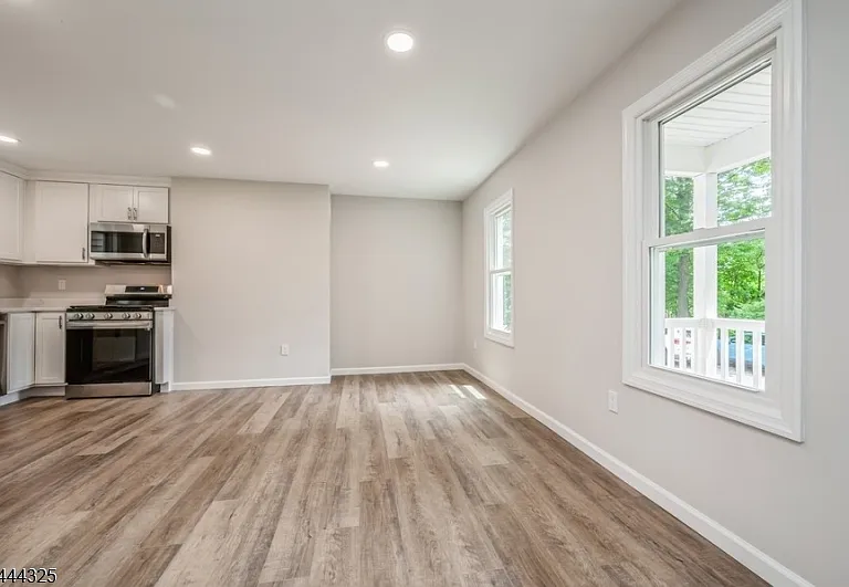 1225 Sussex Tpke — Photo 10