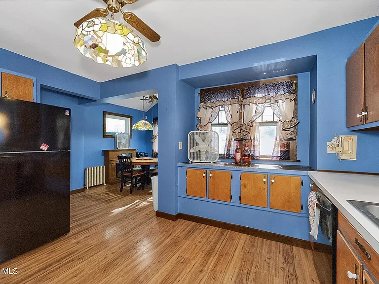 1450 Baker Ave — Photo 12