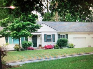 4601 W 55th St, Roeland Park, KS 66205