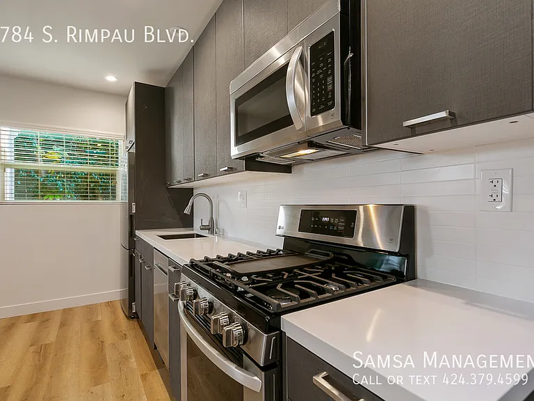 1782 S Rimpau Blvd — Photo 1