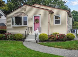 333 Beckwith St, Cranston, RI 02910