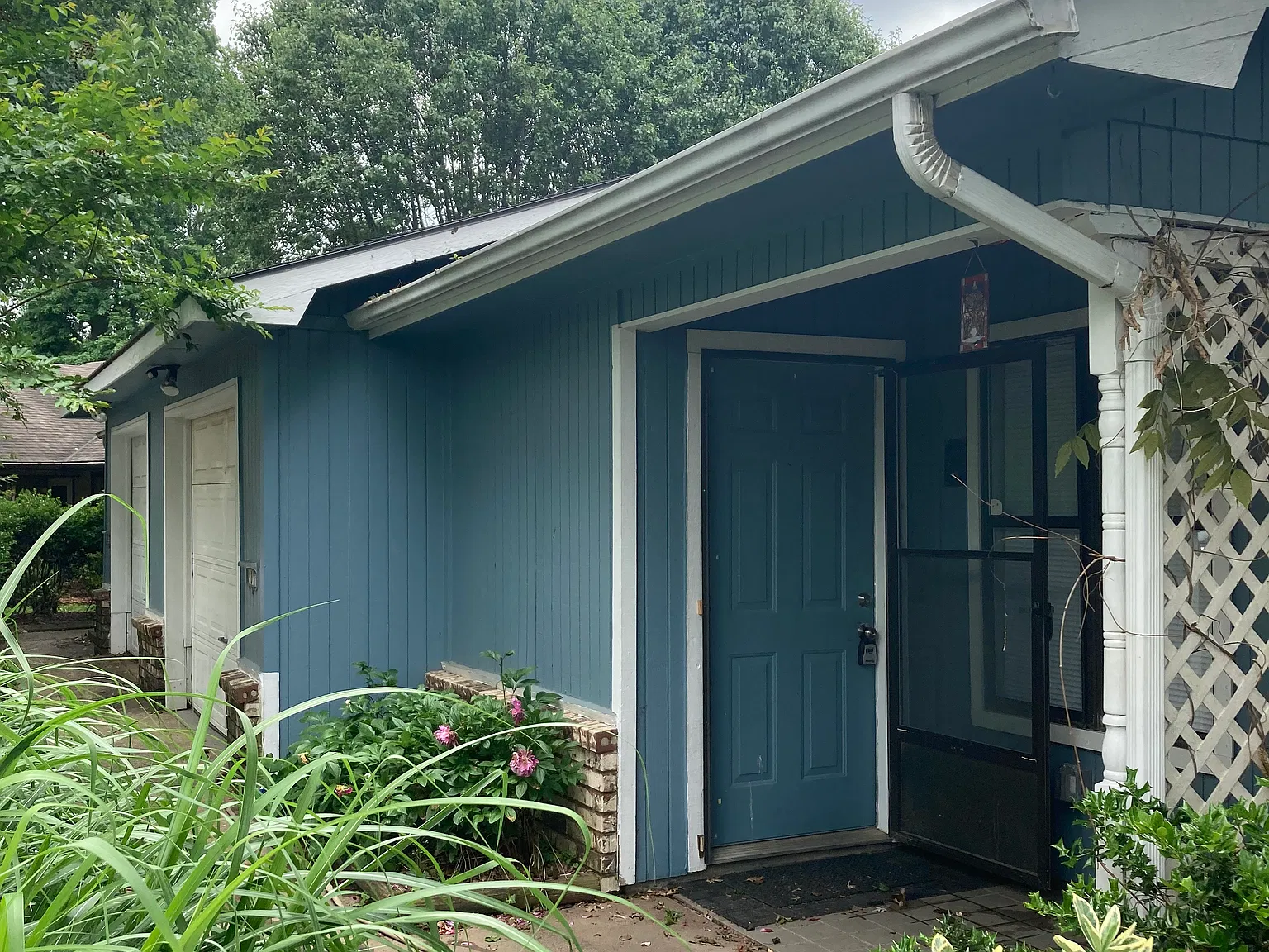2 bed, 1.5 bath, 1100 sqft, $1,350 — Photo 1