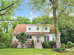 22 Primrose Ave W, White Plains, NY 10607