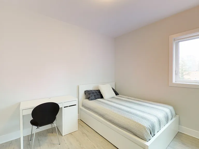 323 Besserer St #3-R02 — Photo 2