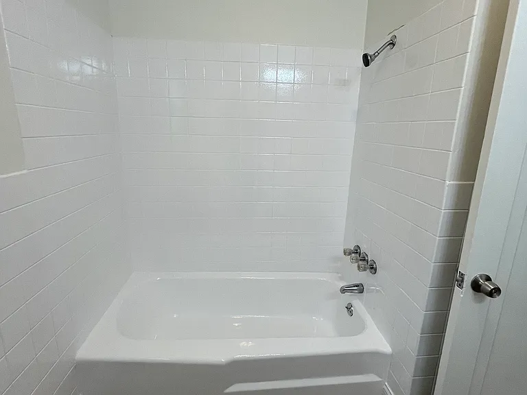 416 Madison Ave #2 — Photo 10