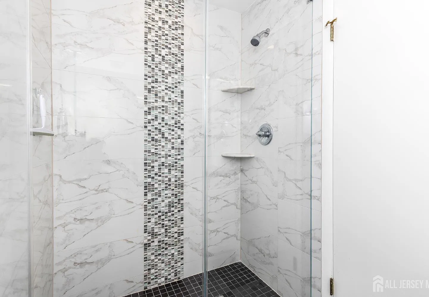 65 Aspen Ave — Photo 4