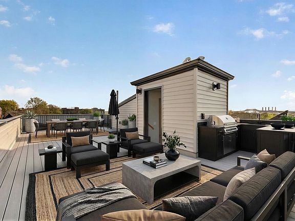 3rd image of 126 De Kalb Ave #3