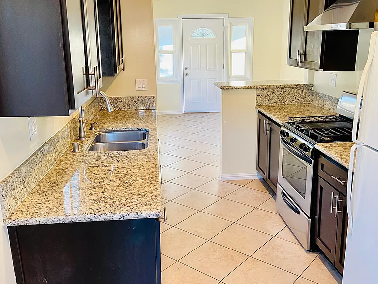 641 S Avenue 59 — Photo 23