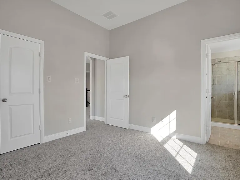 821 Field Xing — Photo 14