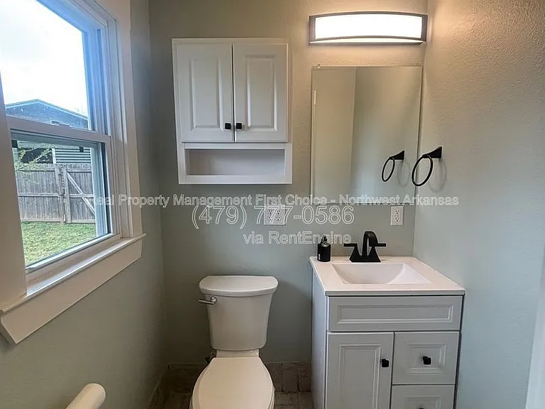 717 NW 6th St — Photo 8