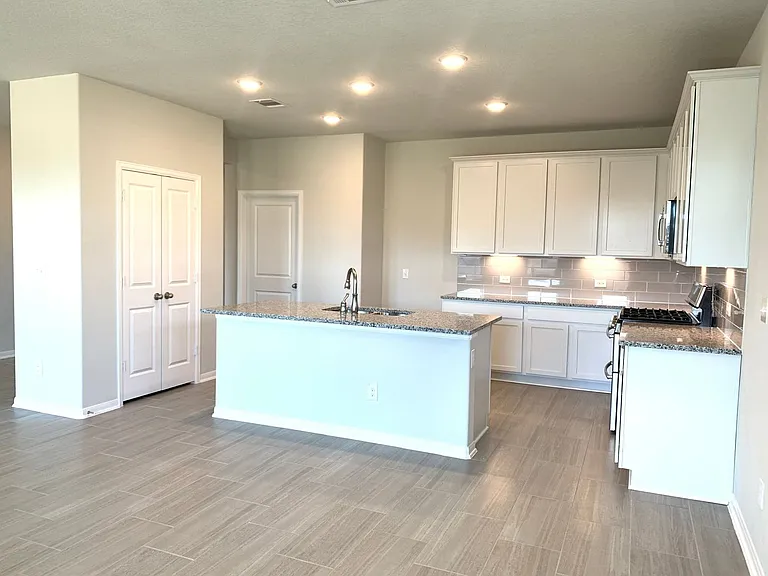 1104 Coulee Dr — Photo 8