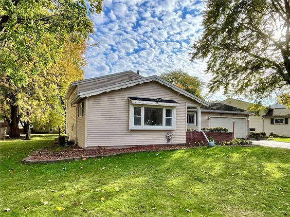 131 Westmar Dr, Rochester, NY 14624