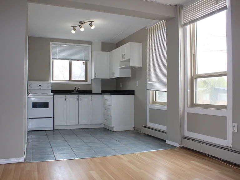 2513 7th St E — Photo 1