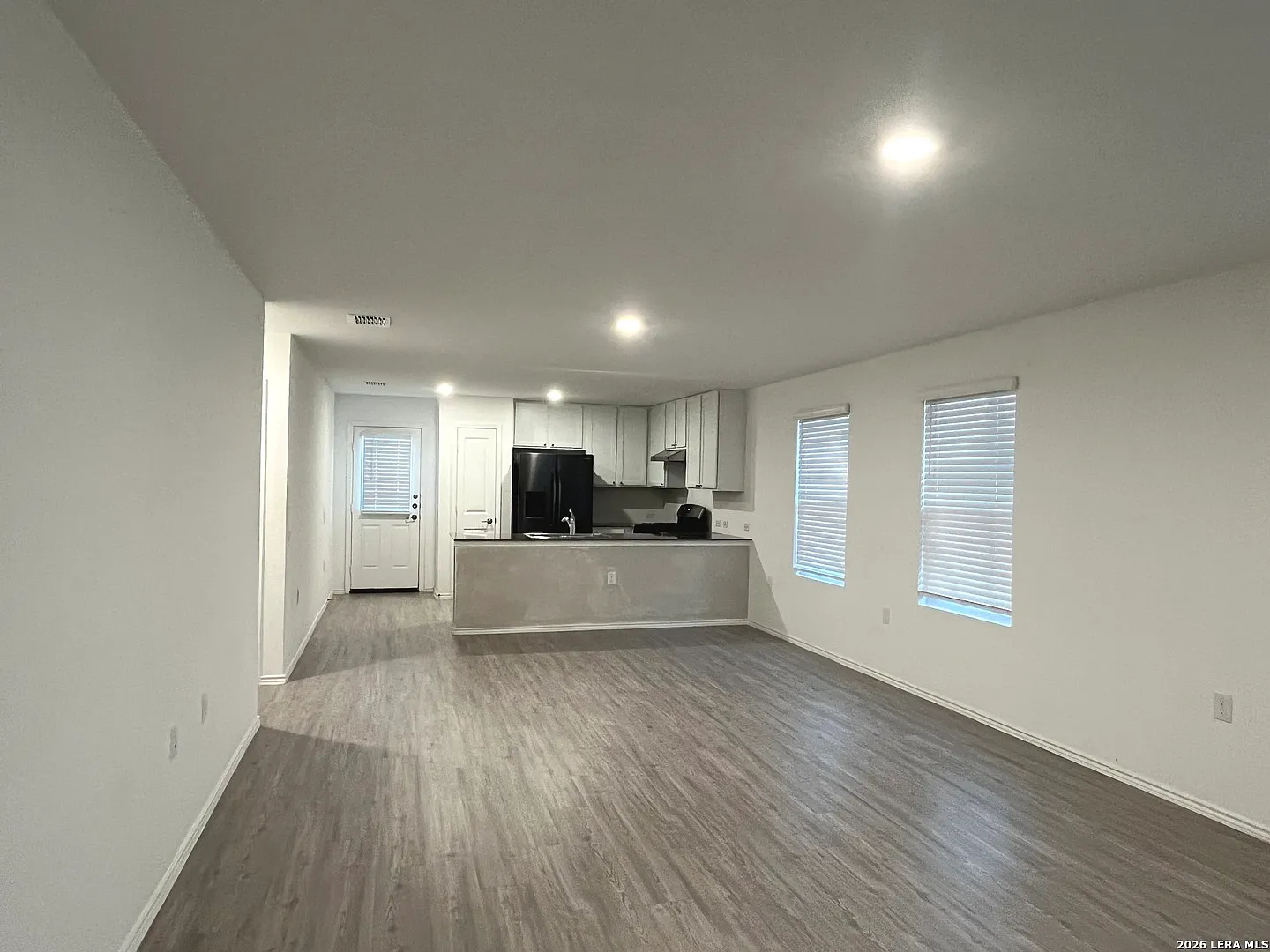 3 bed, 1440 sqft, $1,550 — Photo 2
