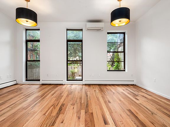 3rd image of 215 Gates Ave