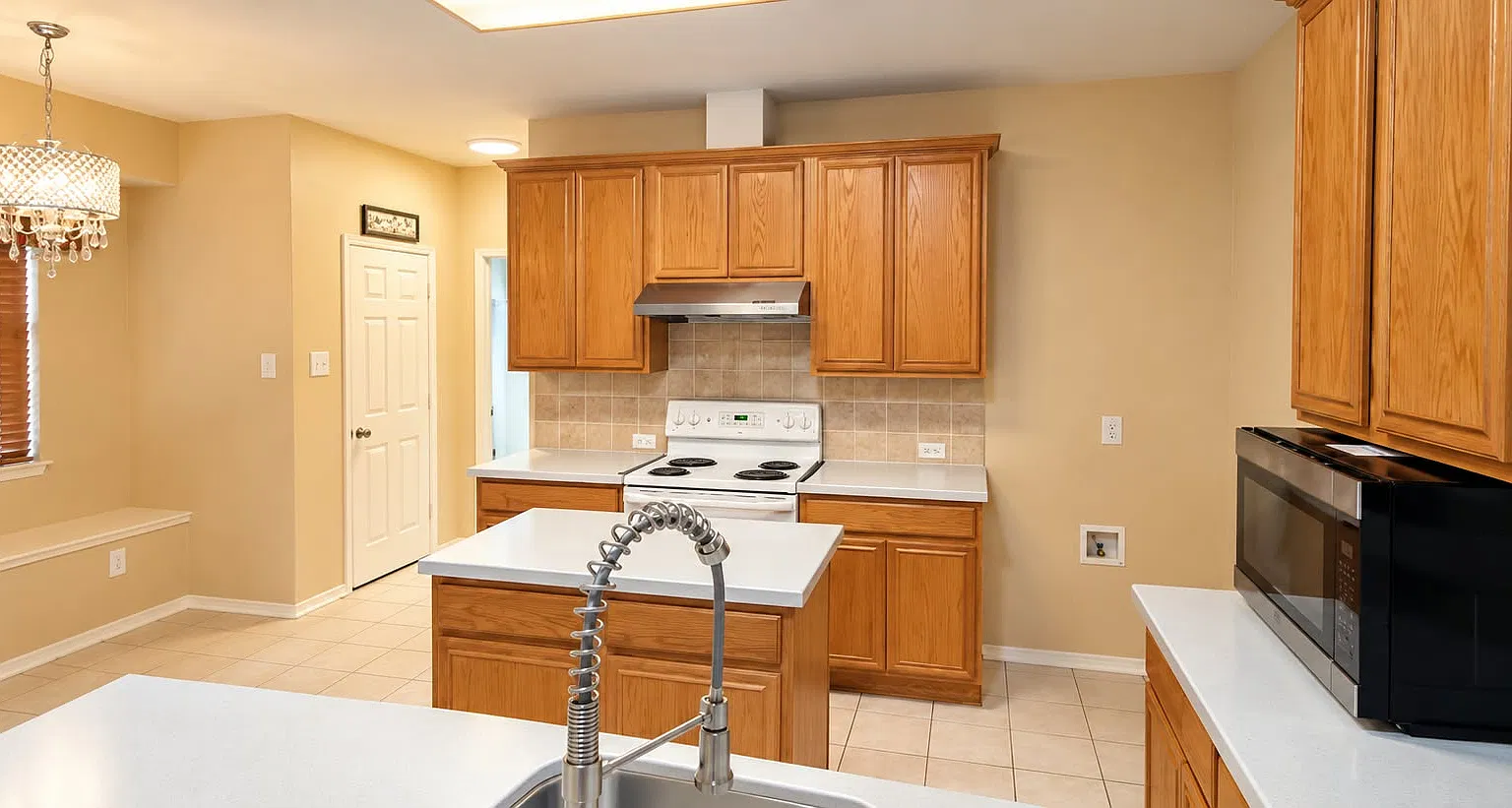 4 bed, 2617 sqft, $2,650 — Photo 4