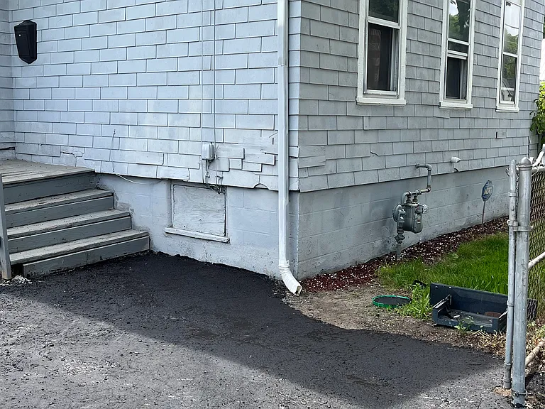 109 Evergreen St — Photo 6