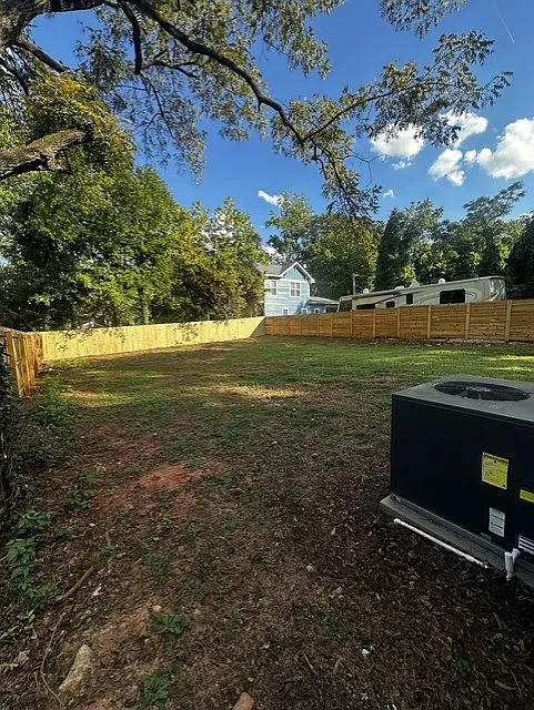 3 bed, 1061 sqft, $2,100 — Photo 3