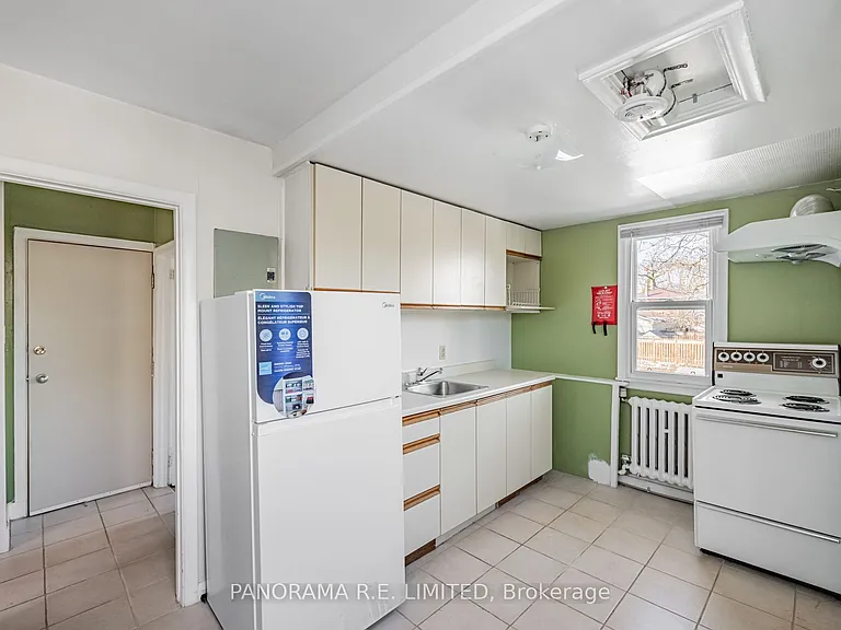 8 33rd St #4 — Photo 7