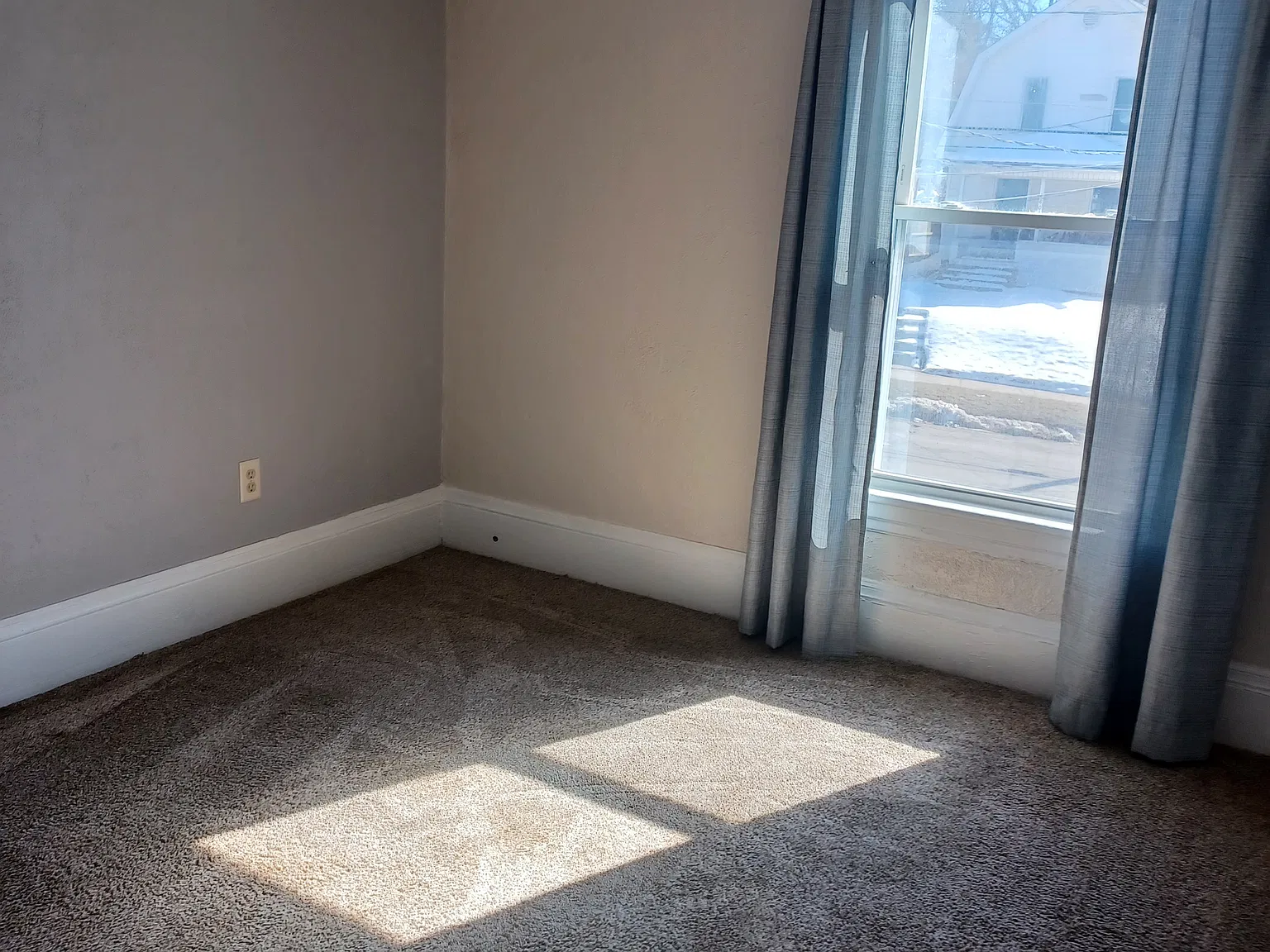 2 bed, 700 sqft, $950 — Photo 4