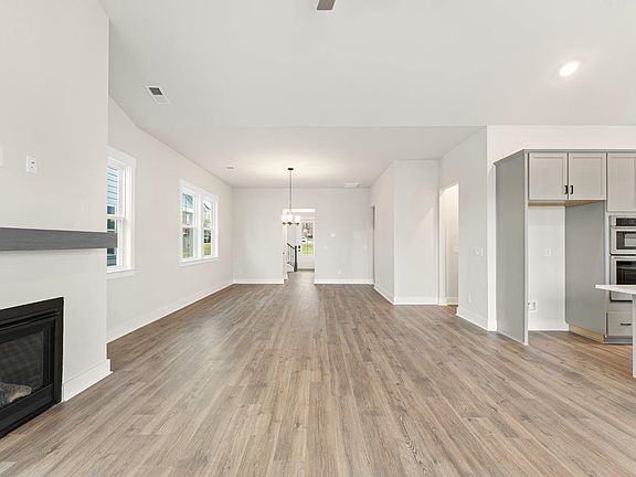 3rd image of 69 Madison Dr.