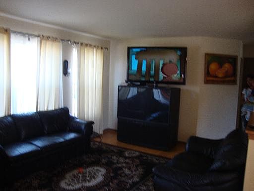4th image of 4700 W Milford Ave